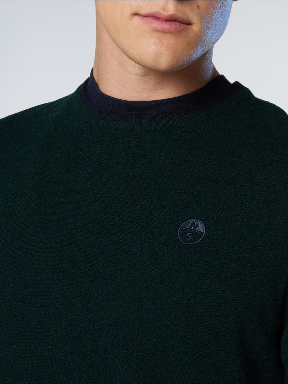 Maglioncino gircollo con piccolo logo