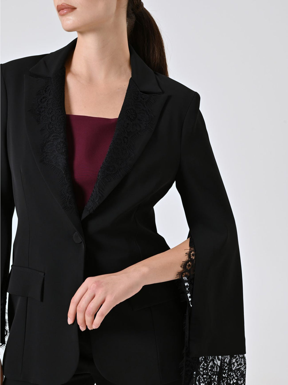 RINASCIMENTO Giacca dritta con inserti in pizzo CFC0124951003