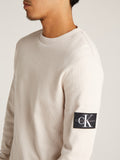 CK J U PRE Felpa leggera in cotone con badge logo sul braccio sabbia