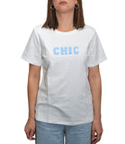 T-shirt basic regular con scritta CHIC