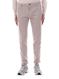 Pantaloni chinos tapered