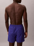 CK B.WEAR U Pantaloncini da bagno con cordoncino medio - CK Monogram blu
