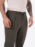YES-ZEE U Pantaloni con coulisse e pinces VERDE MILITARE
